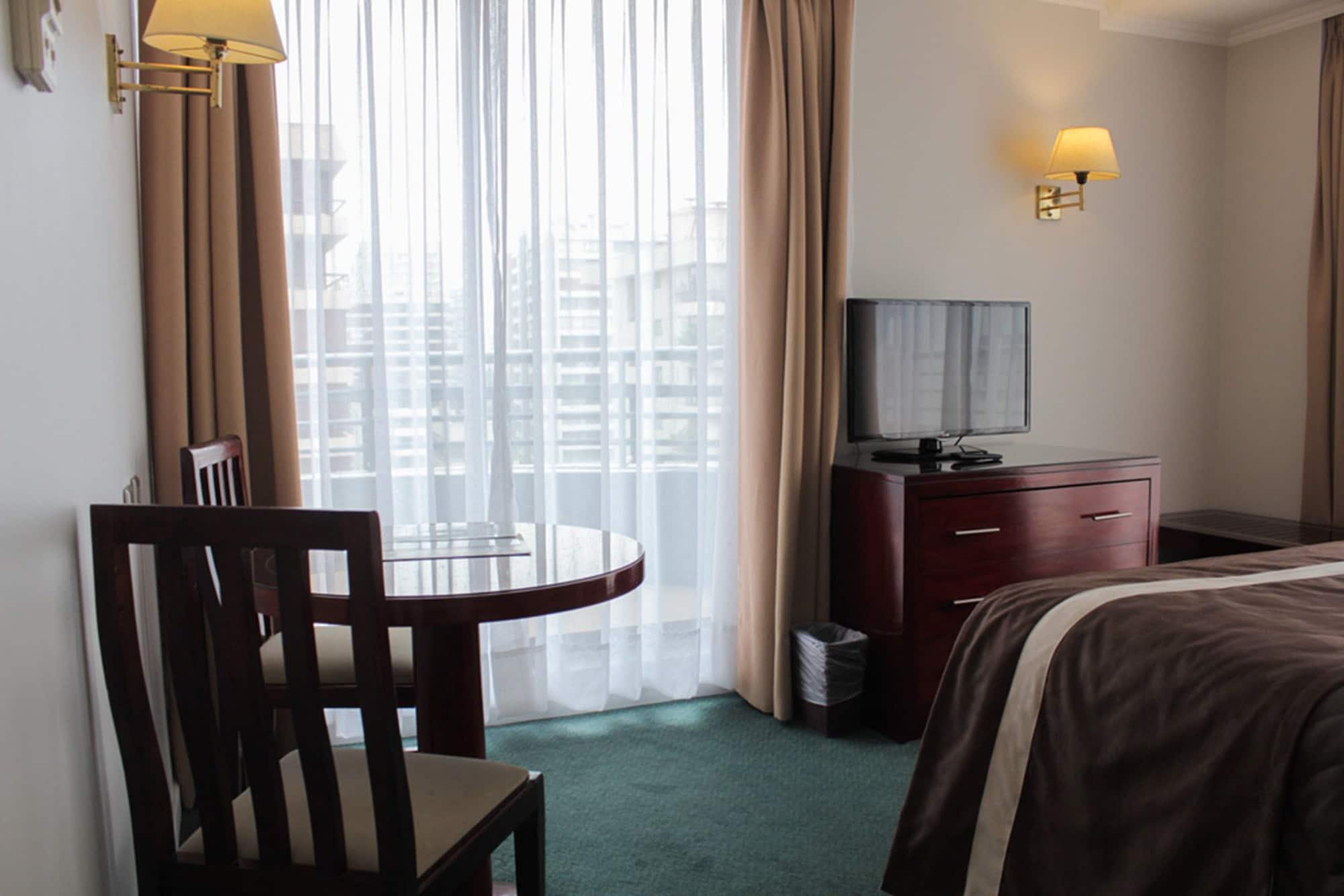 Hotel Leonardo Da Vinci ซานติอาโก ภายนอก รูปภาพ