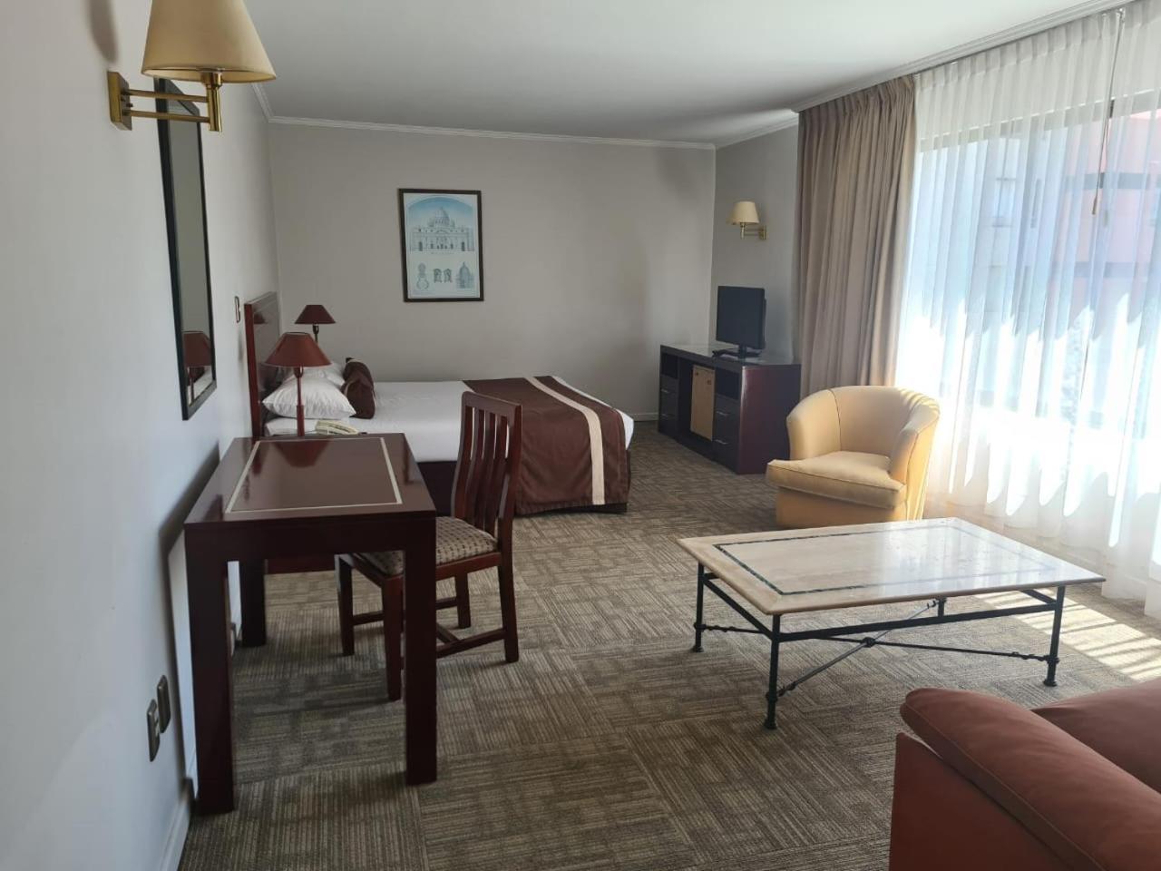 Hotel Leonardo Da Vinci ซานติอาโก ภายนอก รูปภาพ
