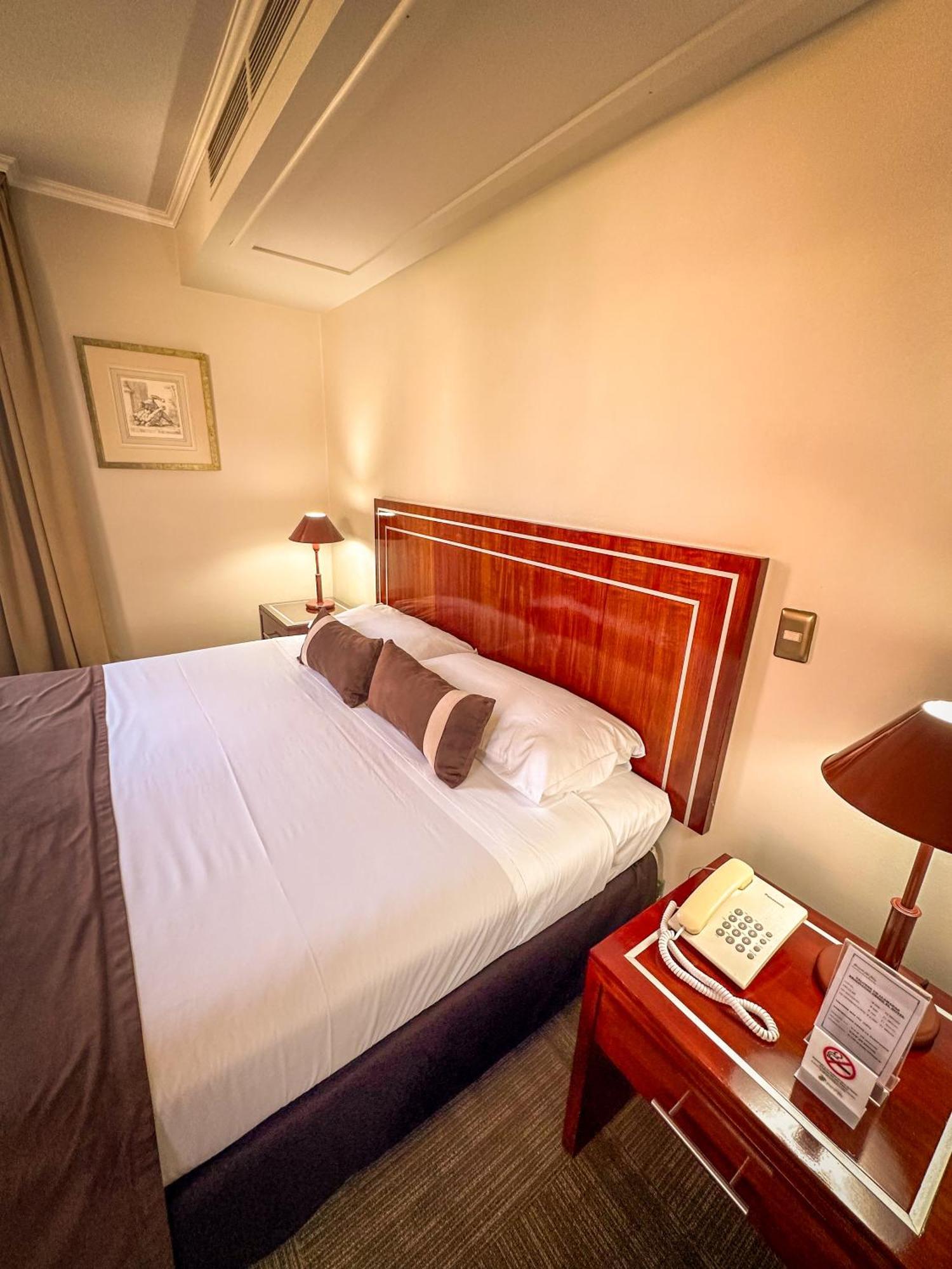 Hotel Leonardo Da Vinci ซานติอาโก ภายนอก รูปภาพ